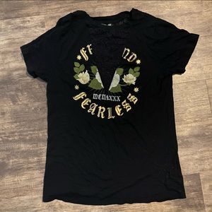 Black fearless shirt
